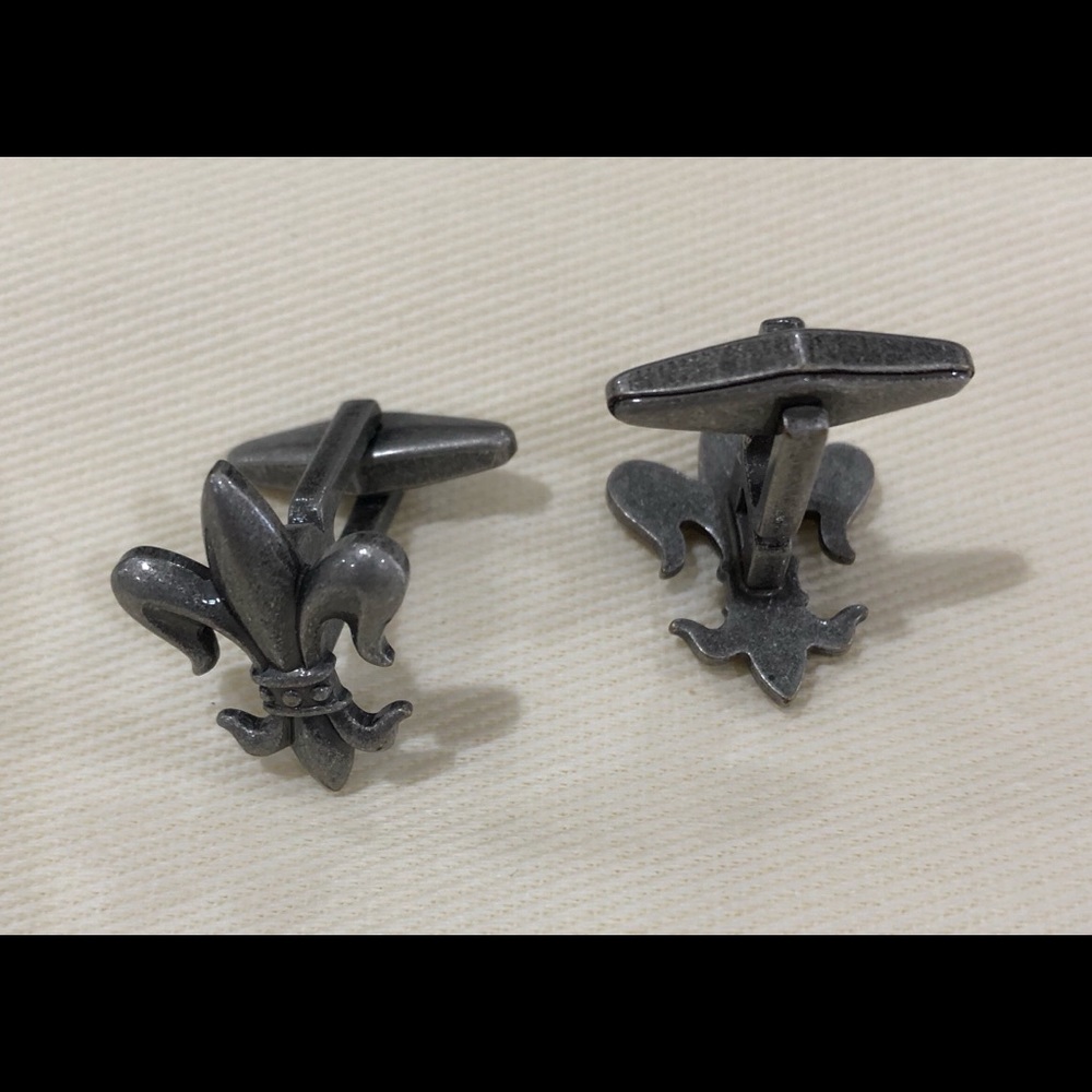 Fluer de lis cuff links